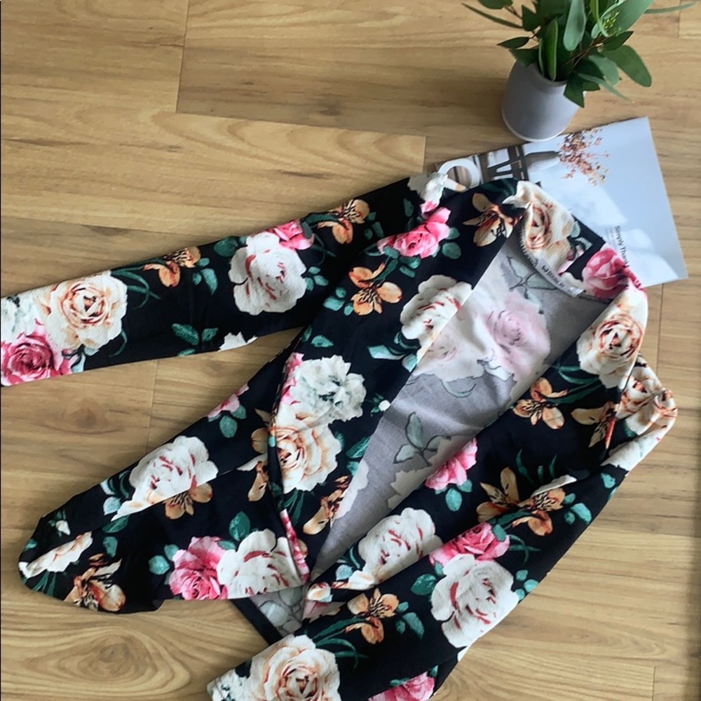 Floral Fabric Tapered Blazer